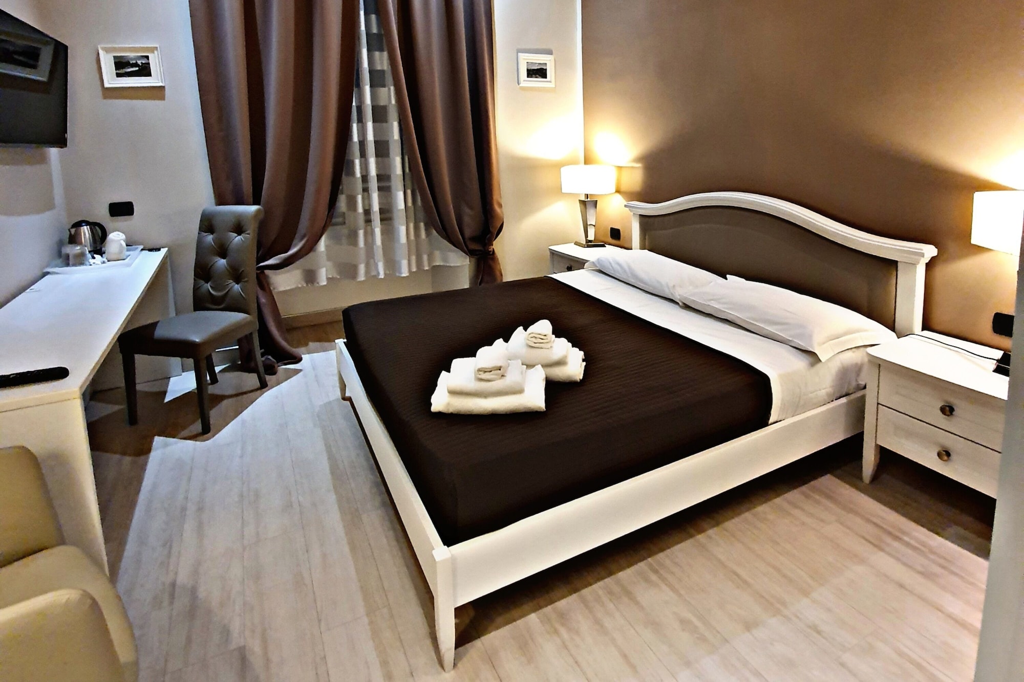 IMPERIAL, DELUXE, DOUBLE BED