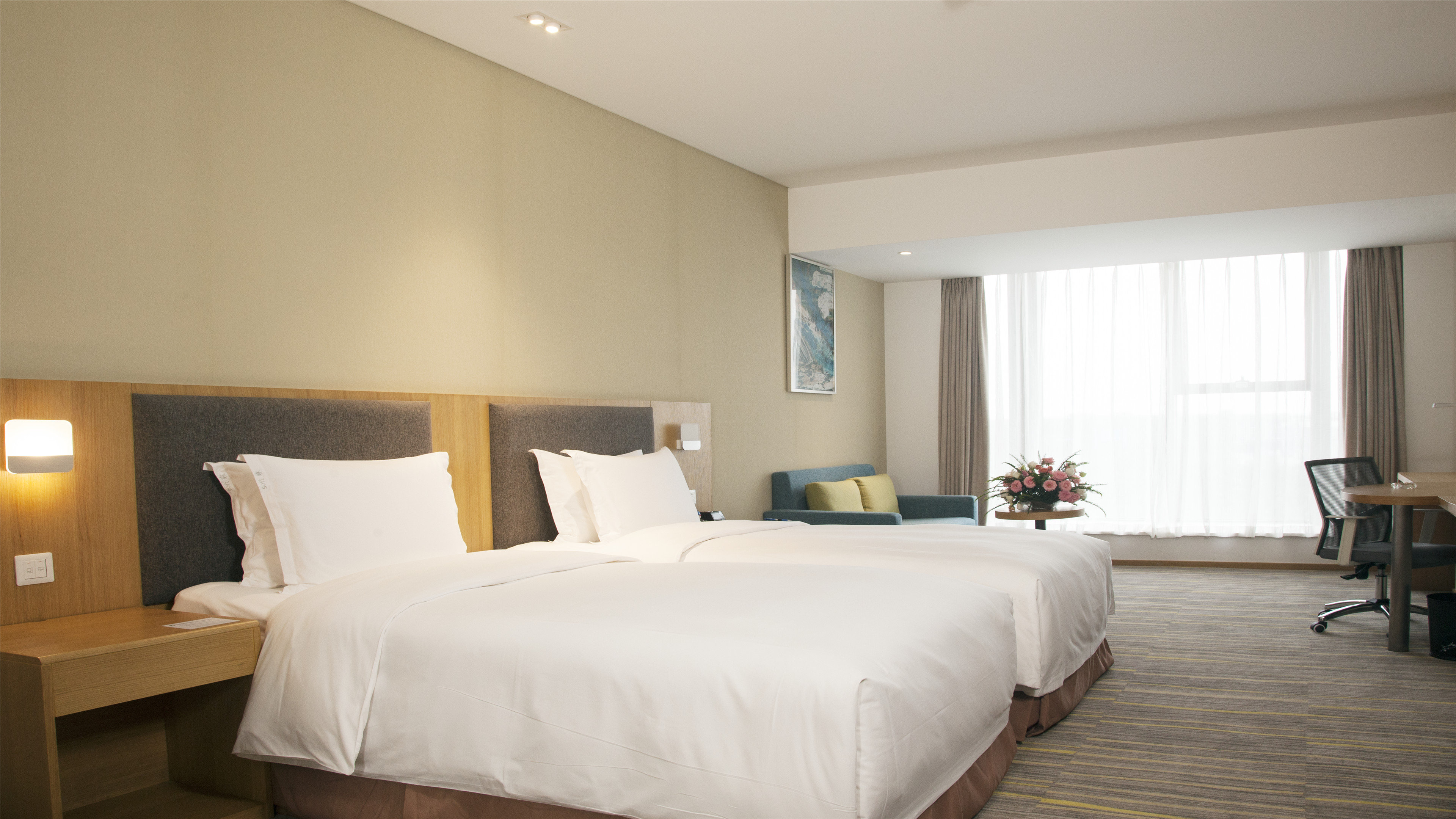 Holiday Inn Express Chengdu Airport Zone 35/75