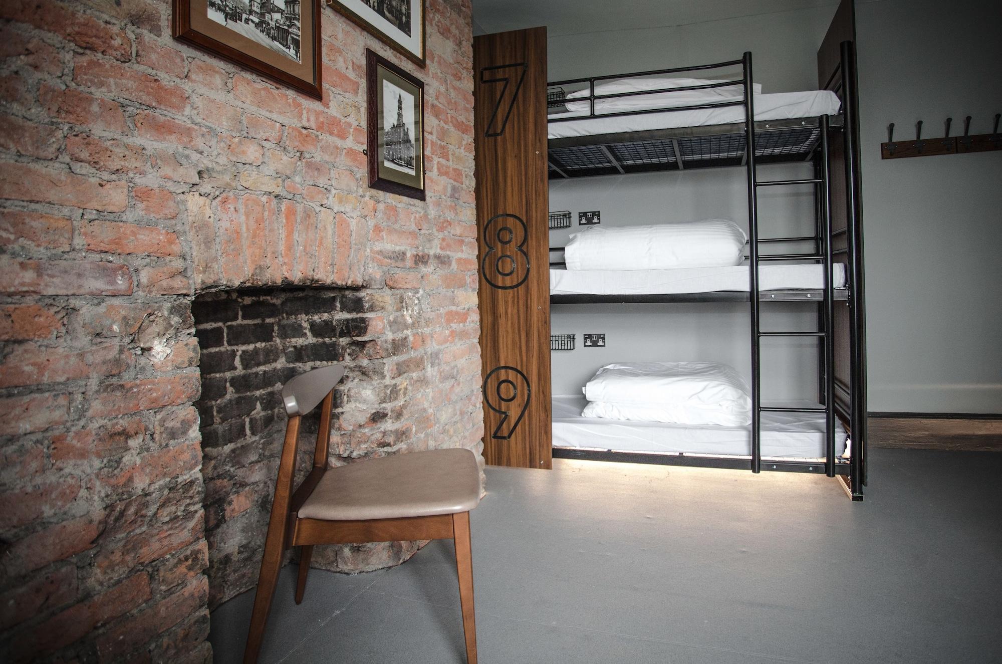 Private, Mixed Dorm, 15 Beds, Shared Bathroom