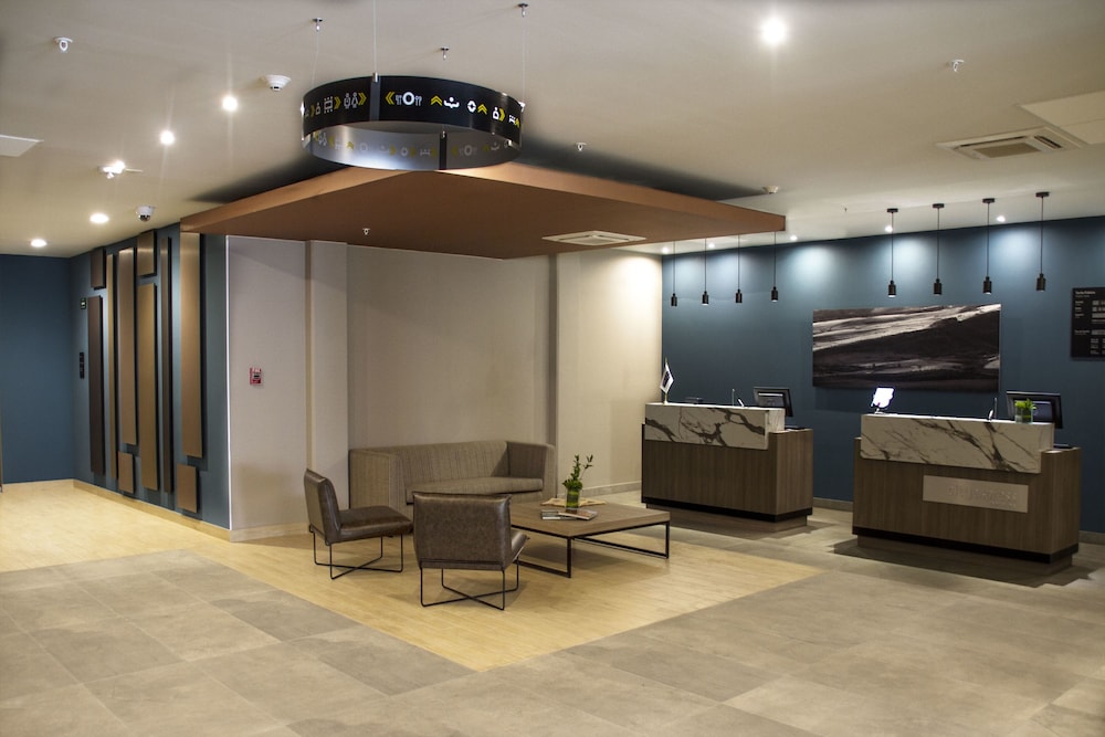 City Express Plus by Marriott Monterrey Galerias 6/32
