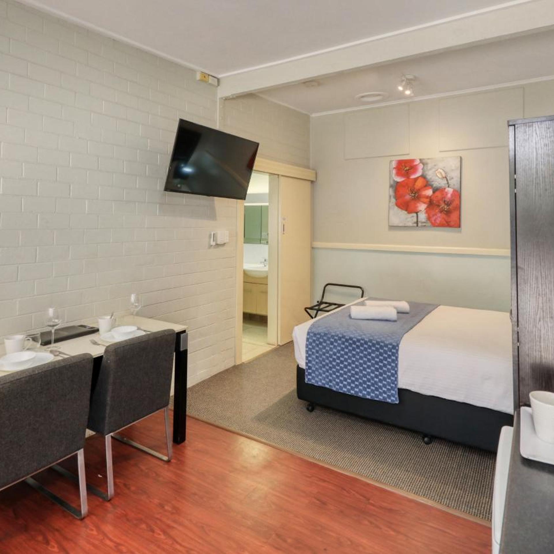 ROSE CITY MOTOR INN 24/39