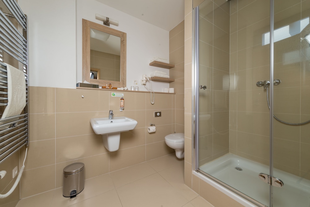 Salamandra Resort Hotel 49/49