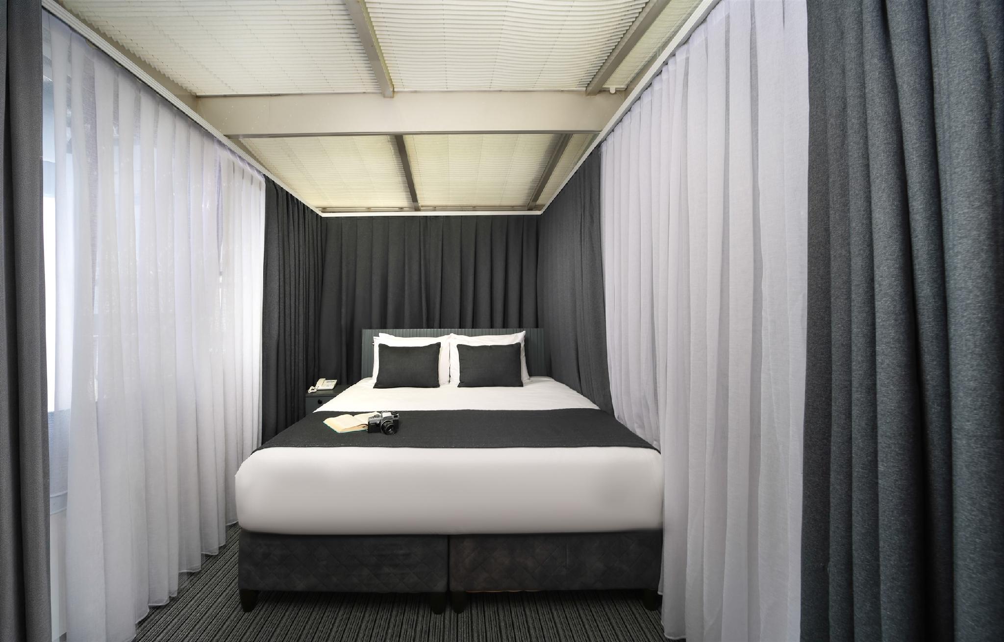 Junior Suite, Deluxe, Queen Bed, Sofa