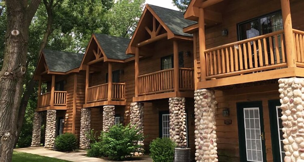 Grand Bear Resort at Starved Rock 4/57