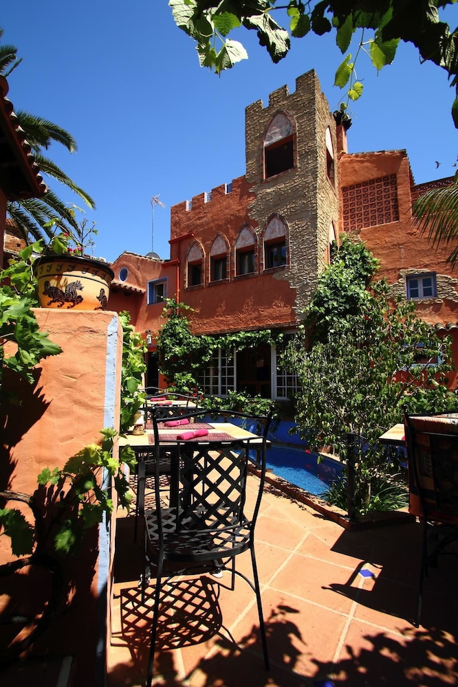Amanhavis Hotel 40/41