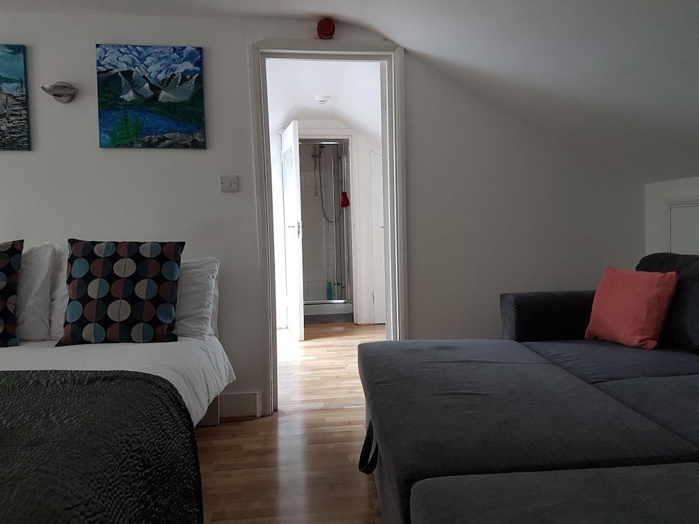 London Queens Apartments 27/50