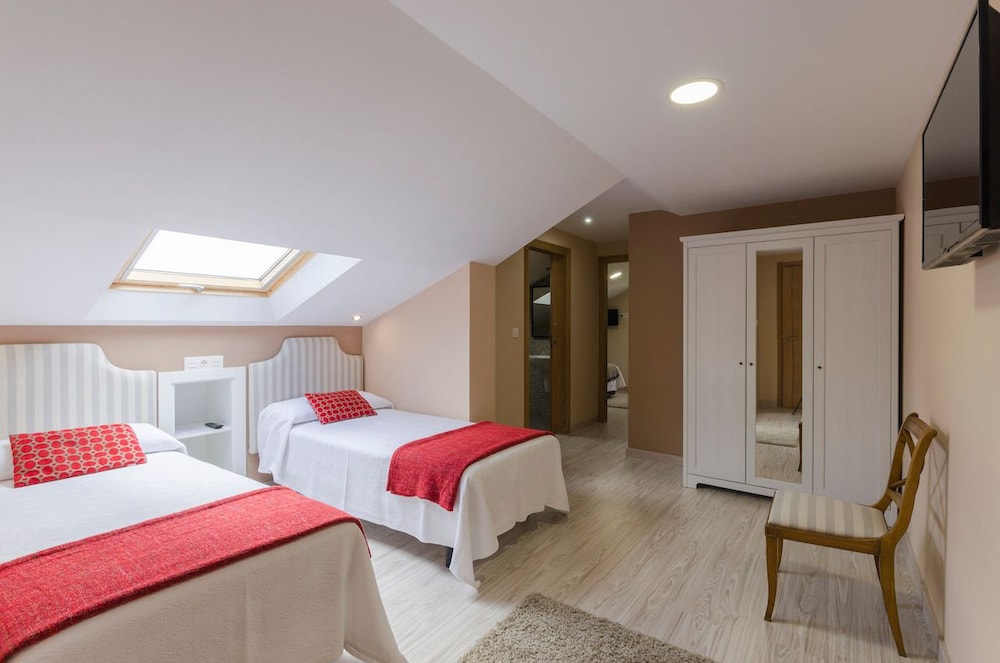 Hotel Cachada 11/53