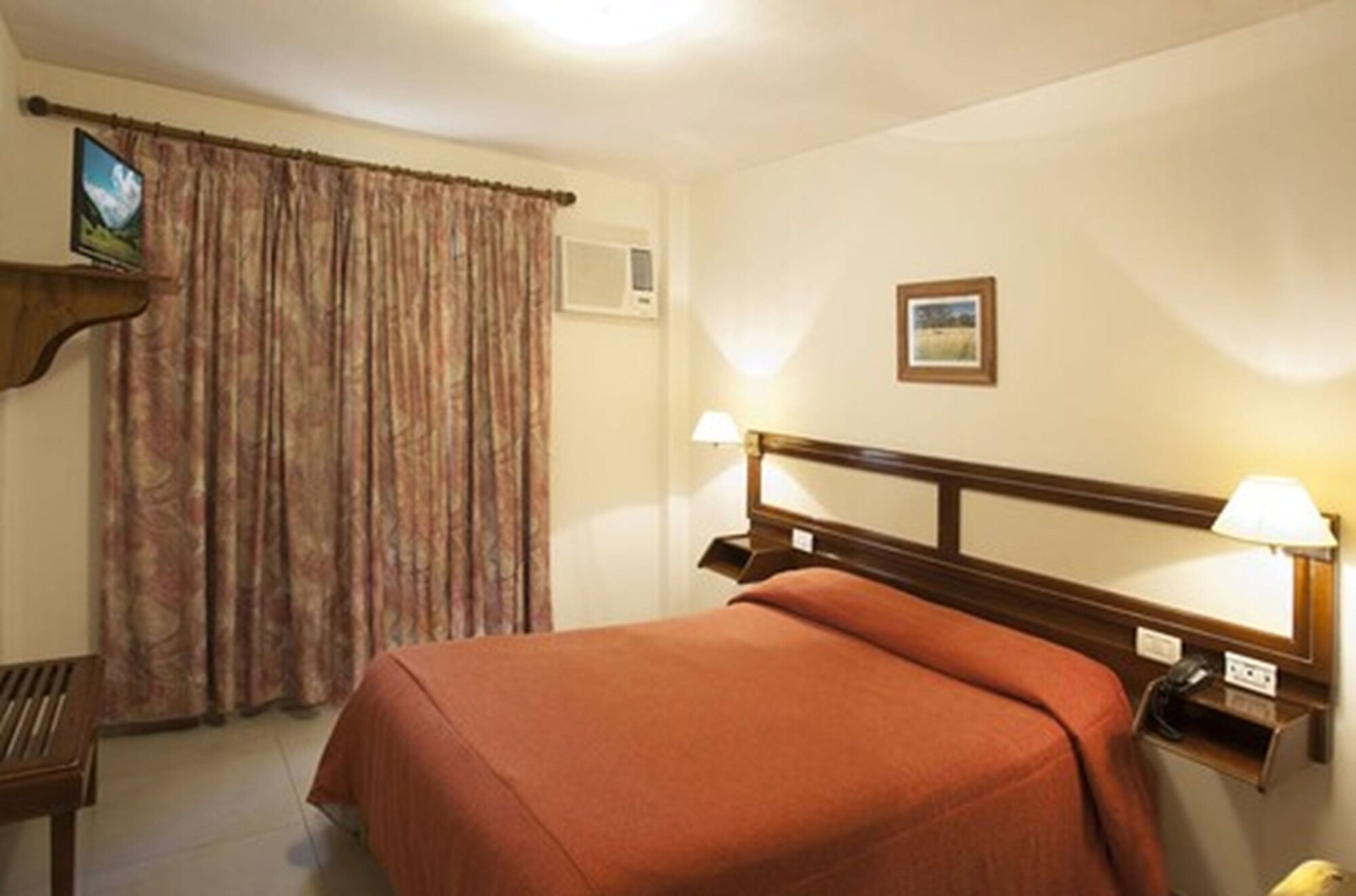 ROOM, TRIPLE