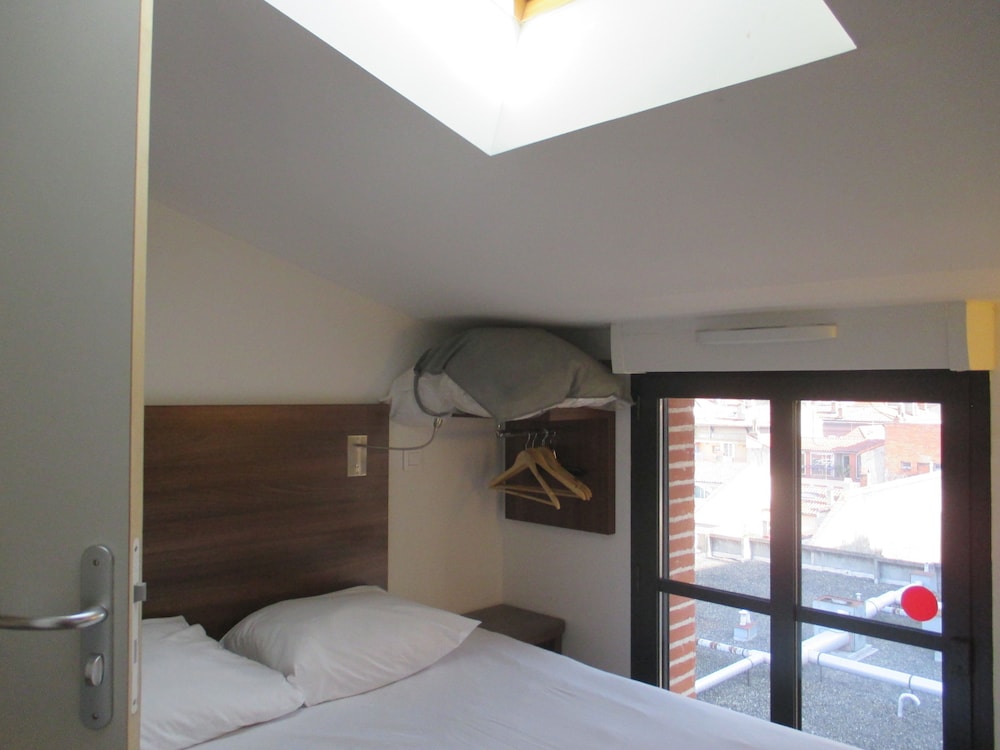 STANDARD, TWIN BEDS