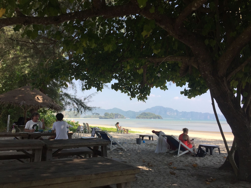 Pan Beach Bungalows 43/50
