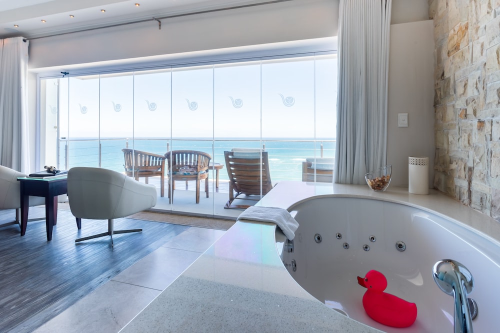 Head over Hills Luxury Retreat 24/50