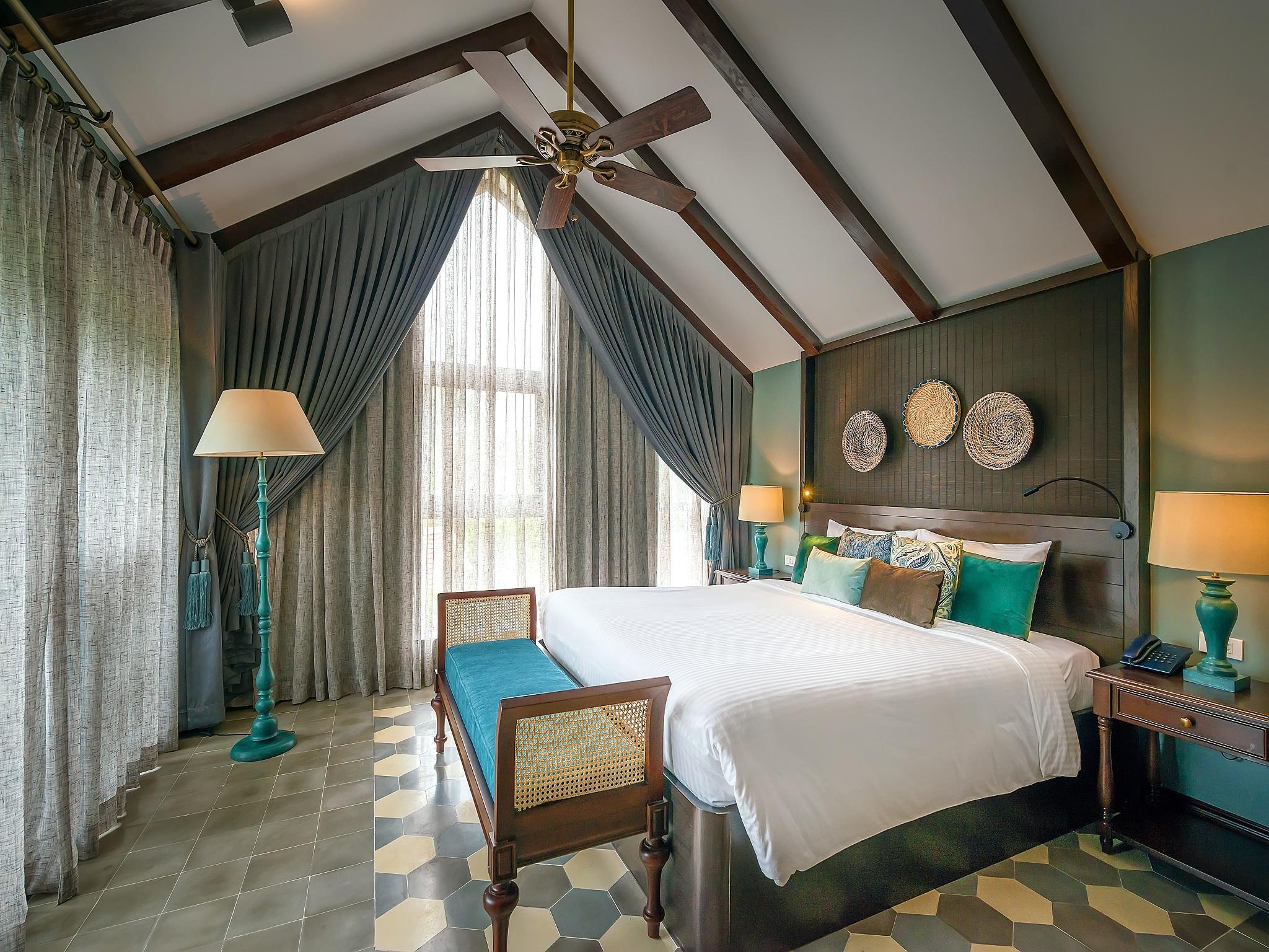Room, Attic