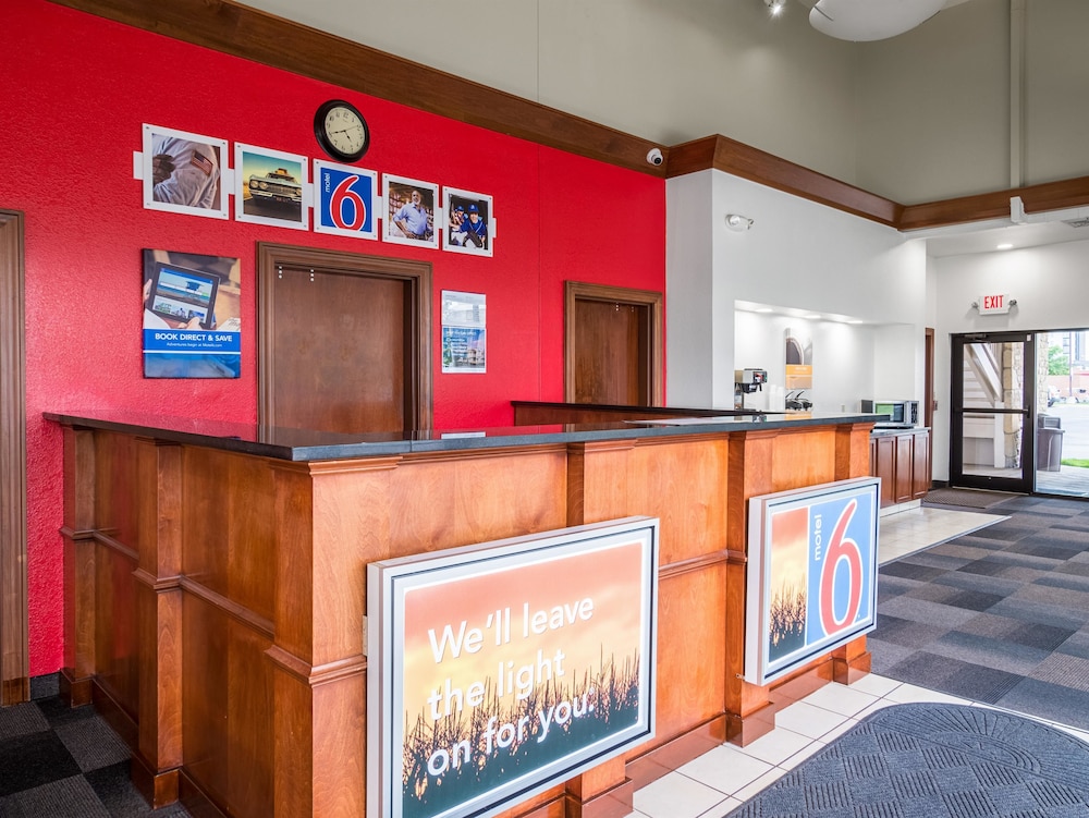 Lobby at Motel6 Columbus, OH - OSU, COLUMBUS - OH