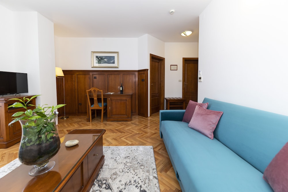 Heritage Hotel Tisno 60/80