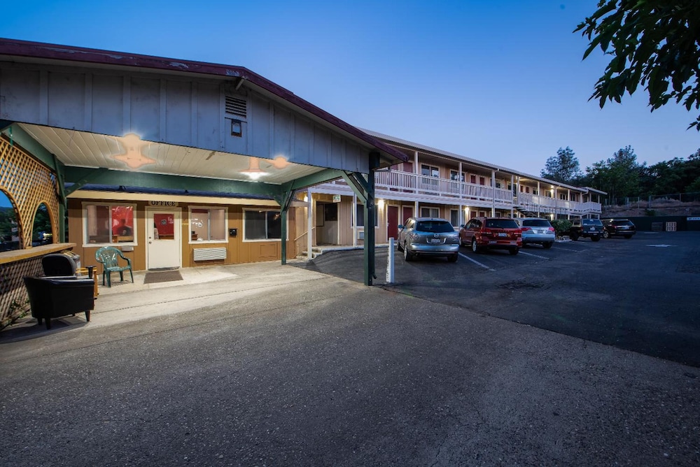 Angels Inn 20/28