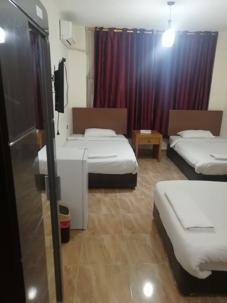 4 Bedrooms, Junior, Apartment, 1 Double and 3 Single Beds