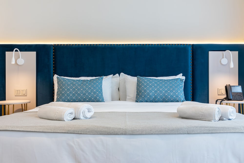 ROOM, DOUBLE BED, BALCONY