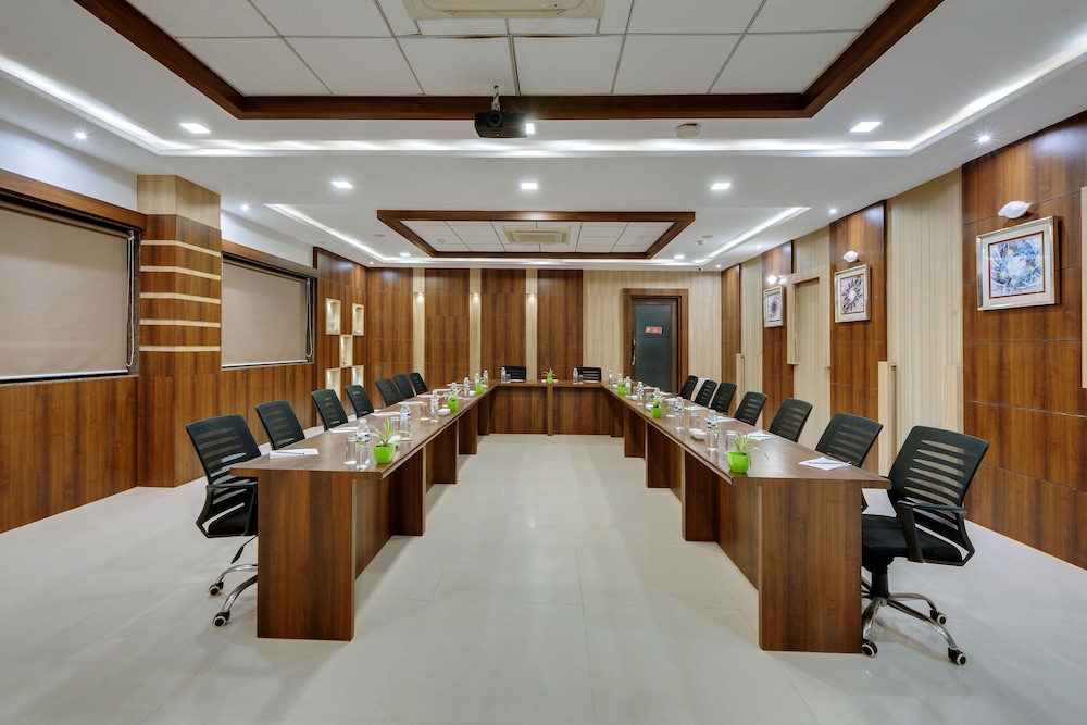 Click Hotel Sagar Plaza Chakan Pune 38/48