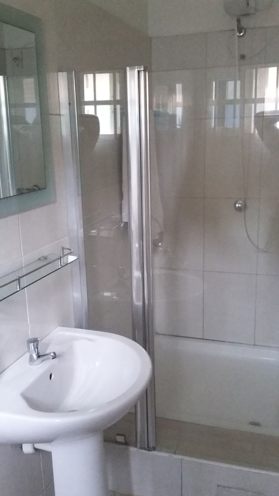 Bella Luxury Hotel 40/42