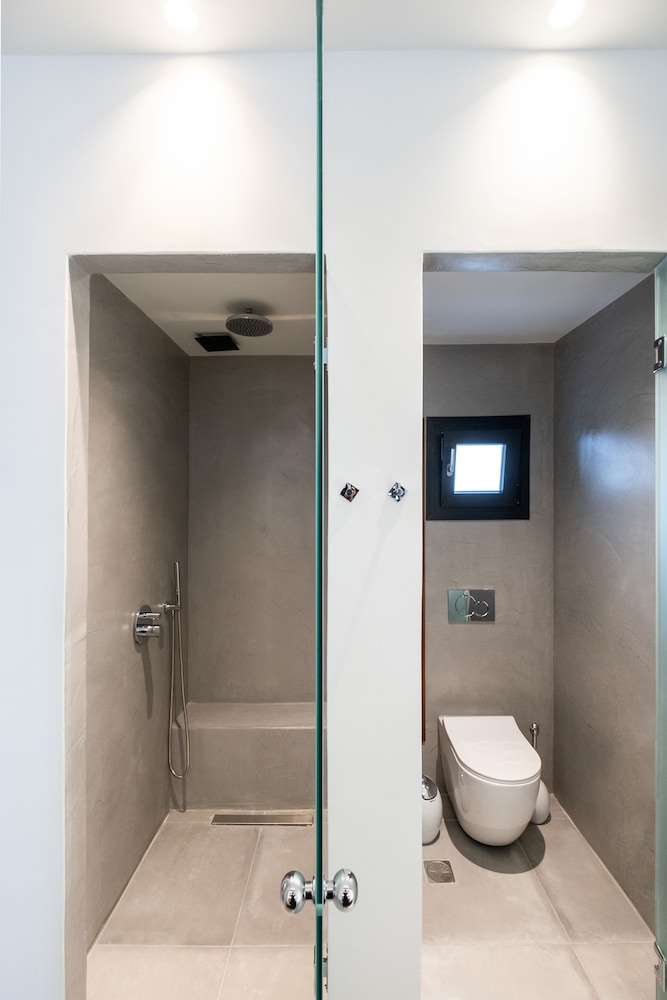 George and Joanna Suites 42/50