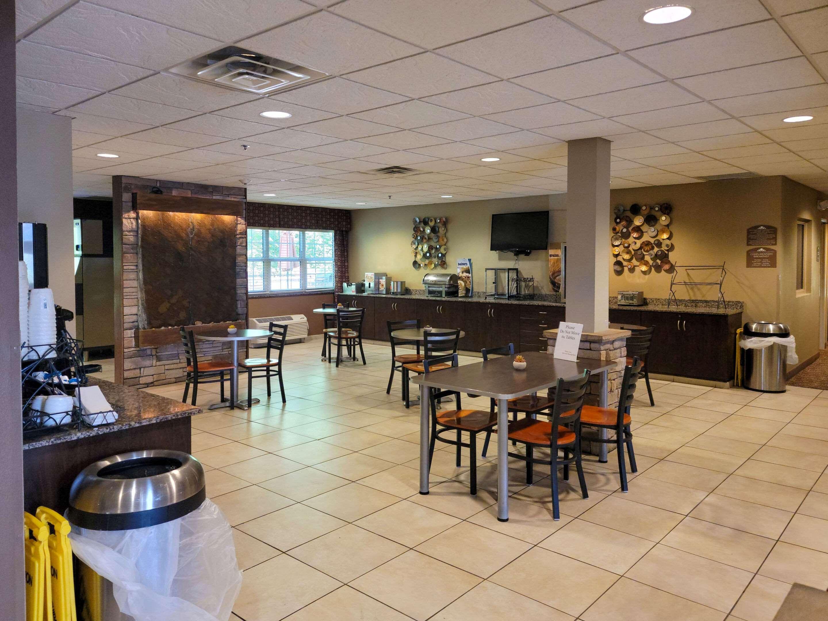 restaurant cafeteria
