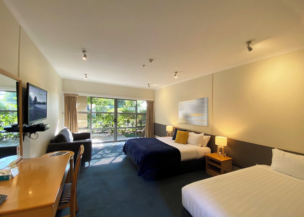 ROOM, TRIPLE, MULTIPLE BEDS, ACCESSIBLE