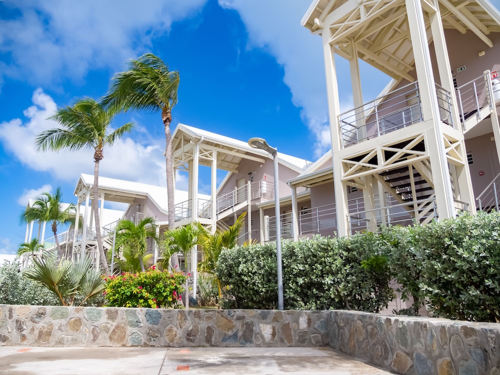 Orient Beach Hotel 24/27