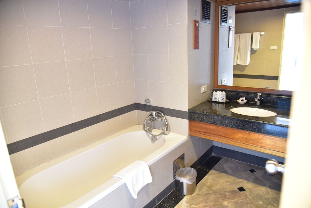 Bp Samila Beach Hotel & Resort 37/37