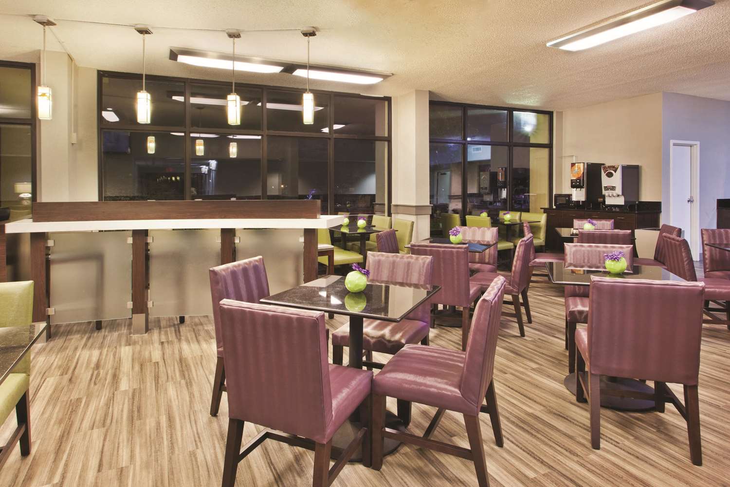 La Quinta Inn & Suites by Wyndham Charleston Riverview 25/31