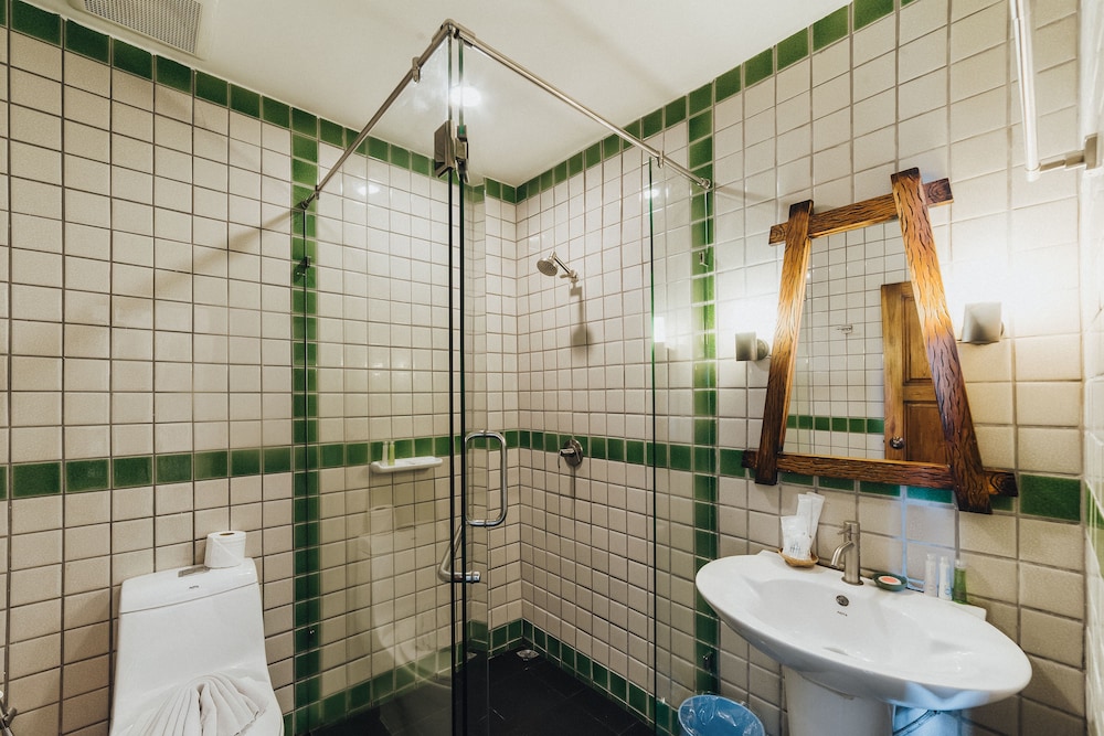 Cc S Hideaway Hotel 57/59
