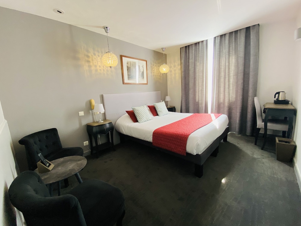 Brit Hotel Acacias 29/69