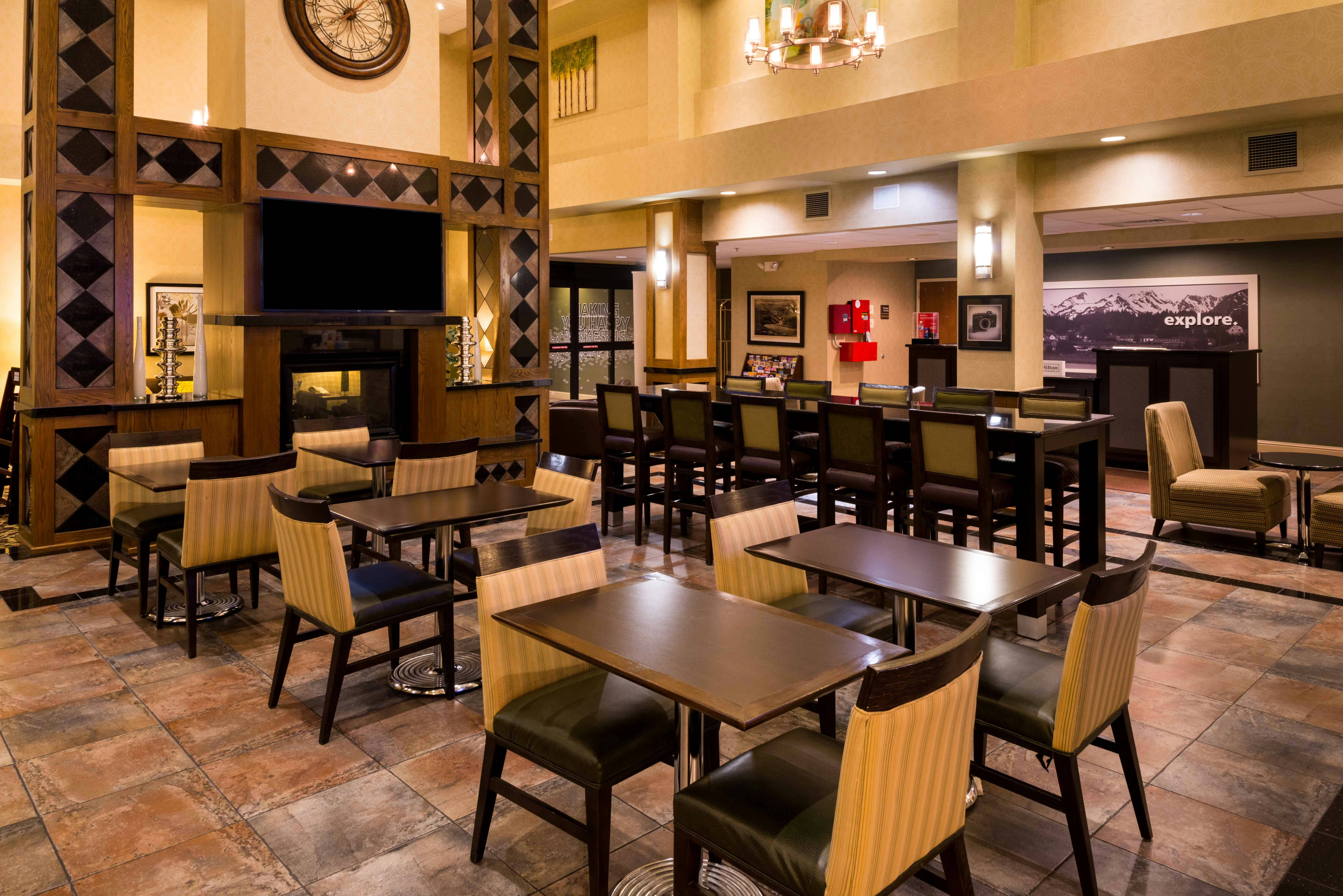 Hampton Inn Suites Carson City 39/56