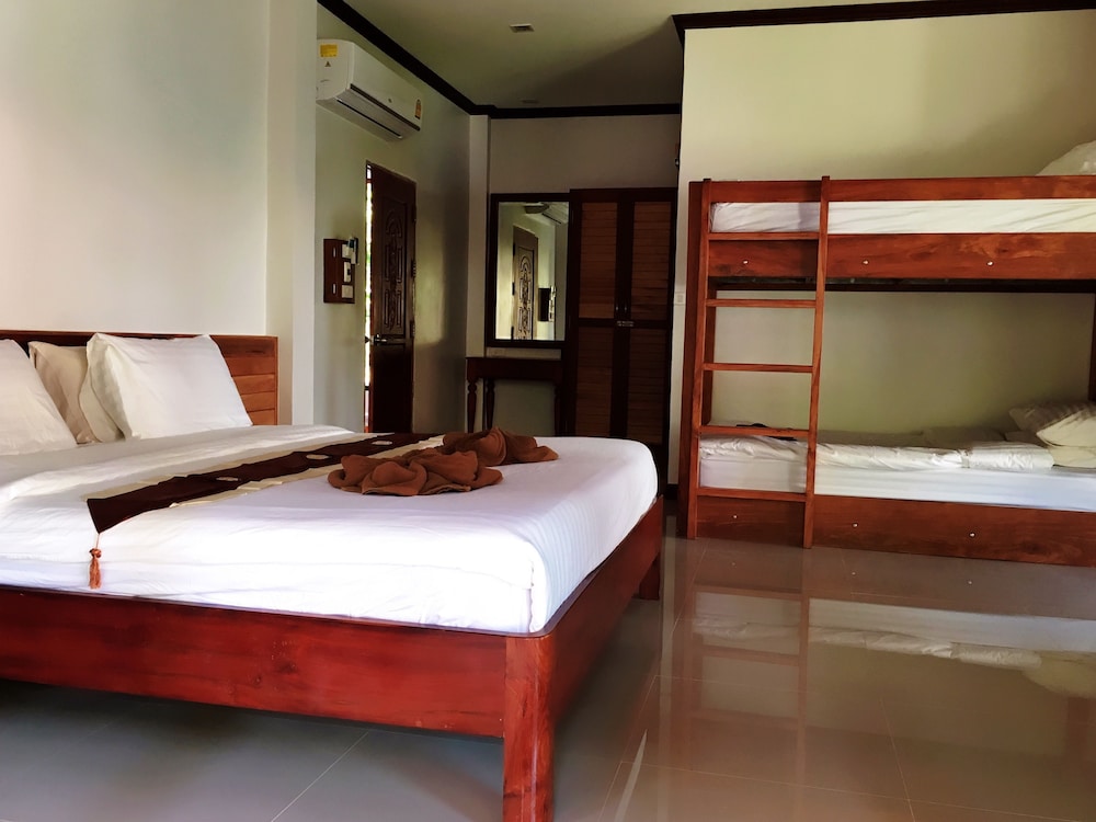 Blue Diamond Resort 34/73
