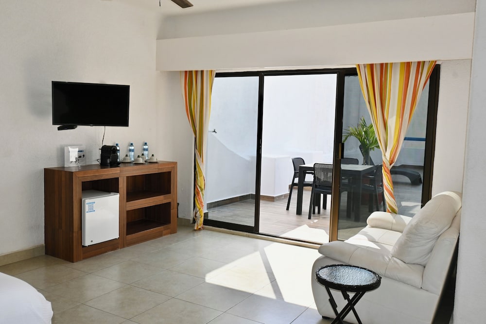 Pelicano Inn 53/67
