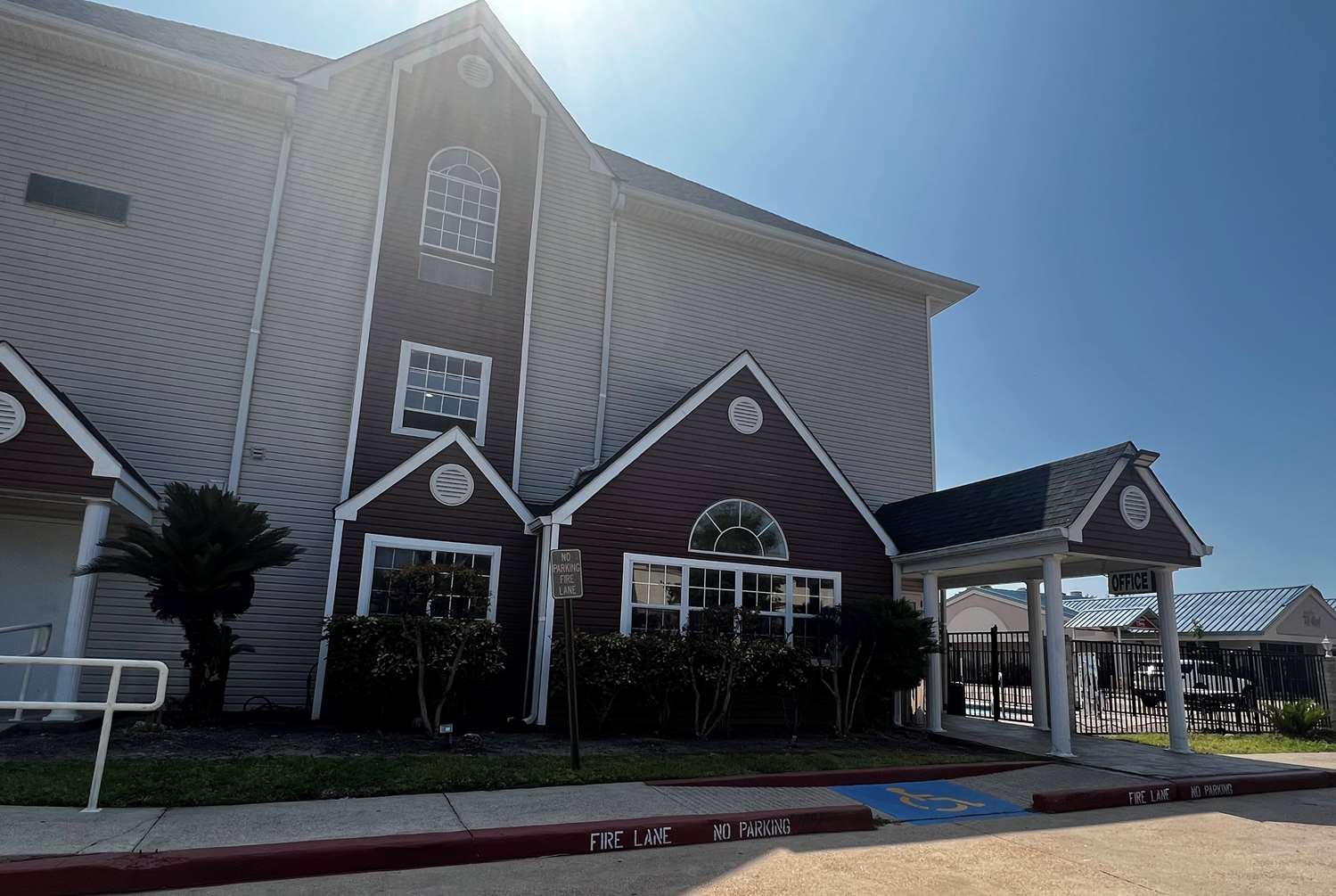 Microtel Inn And Suites Houston 2/32