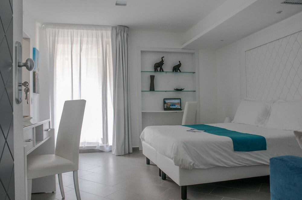 Tasso Suites 37/71