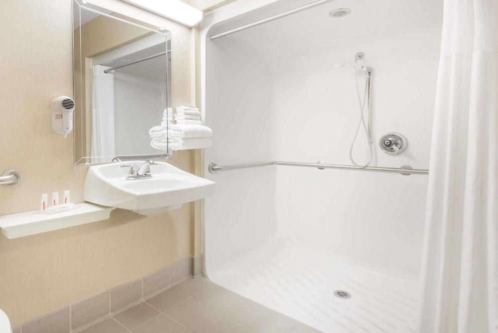 Quality Inn Athens, OH 18/50