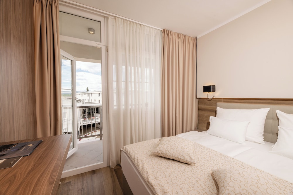 Hotel Malin 27/72