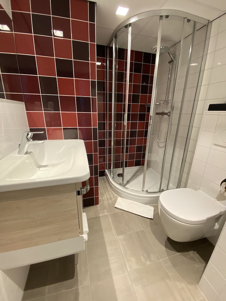 BEST WESTERN DAM SQUARE INN 11/54