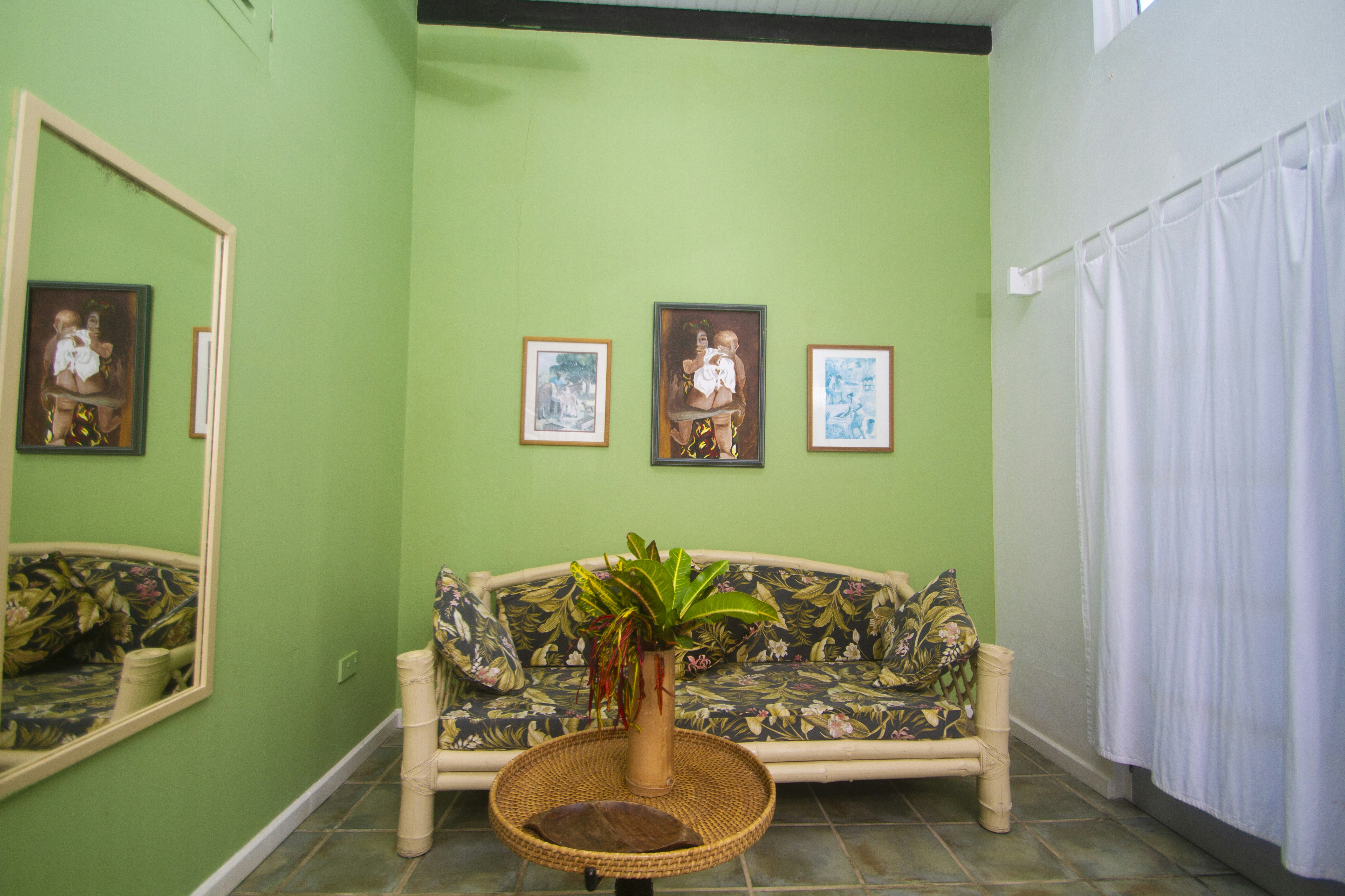 Bequia Beachfront Villa Hotel 67/83
