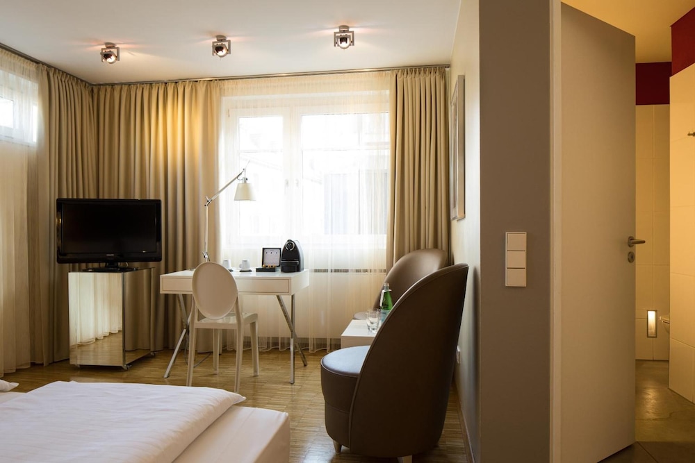 Hotel Santo 18/48