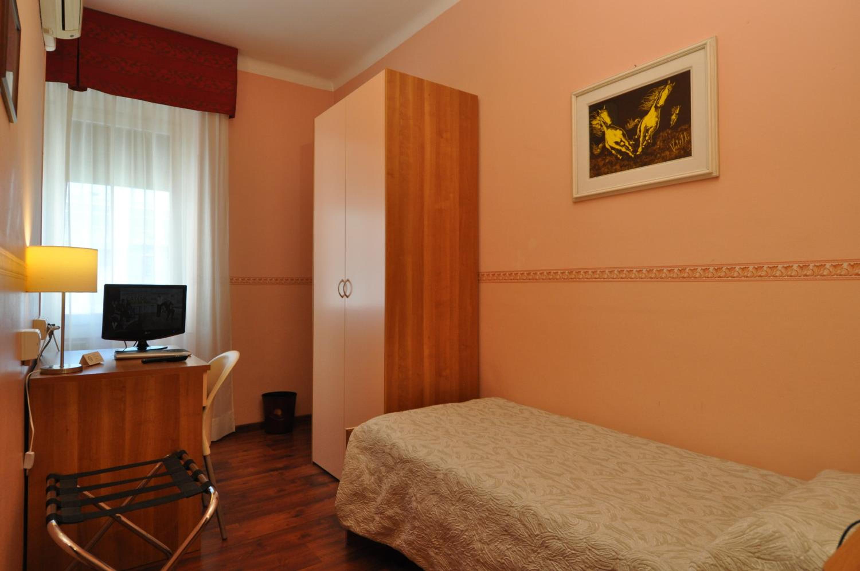 Room, Single