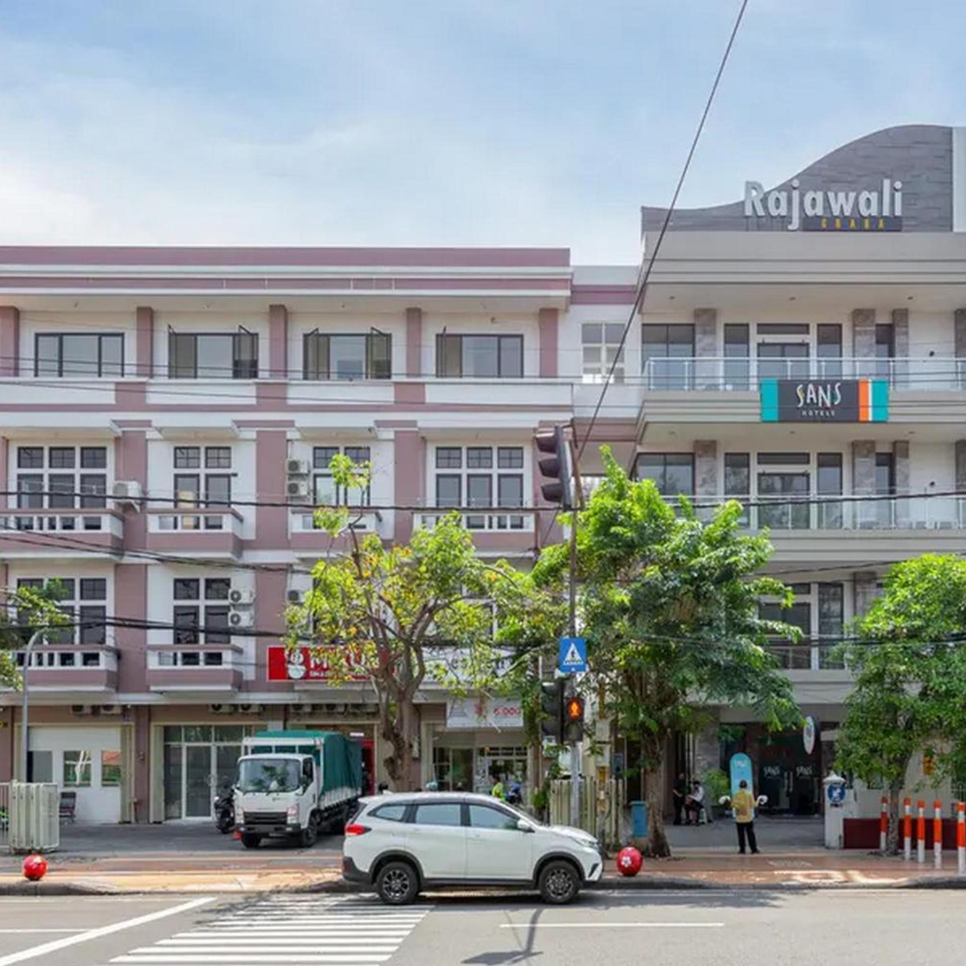 Sans Hotel Rajawali Surabaya 64/68