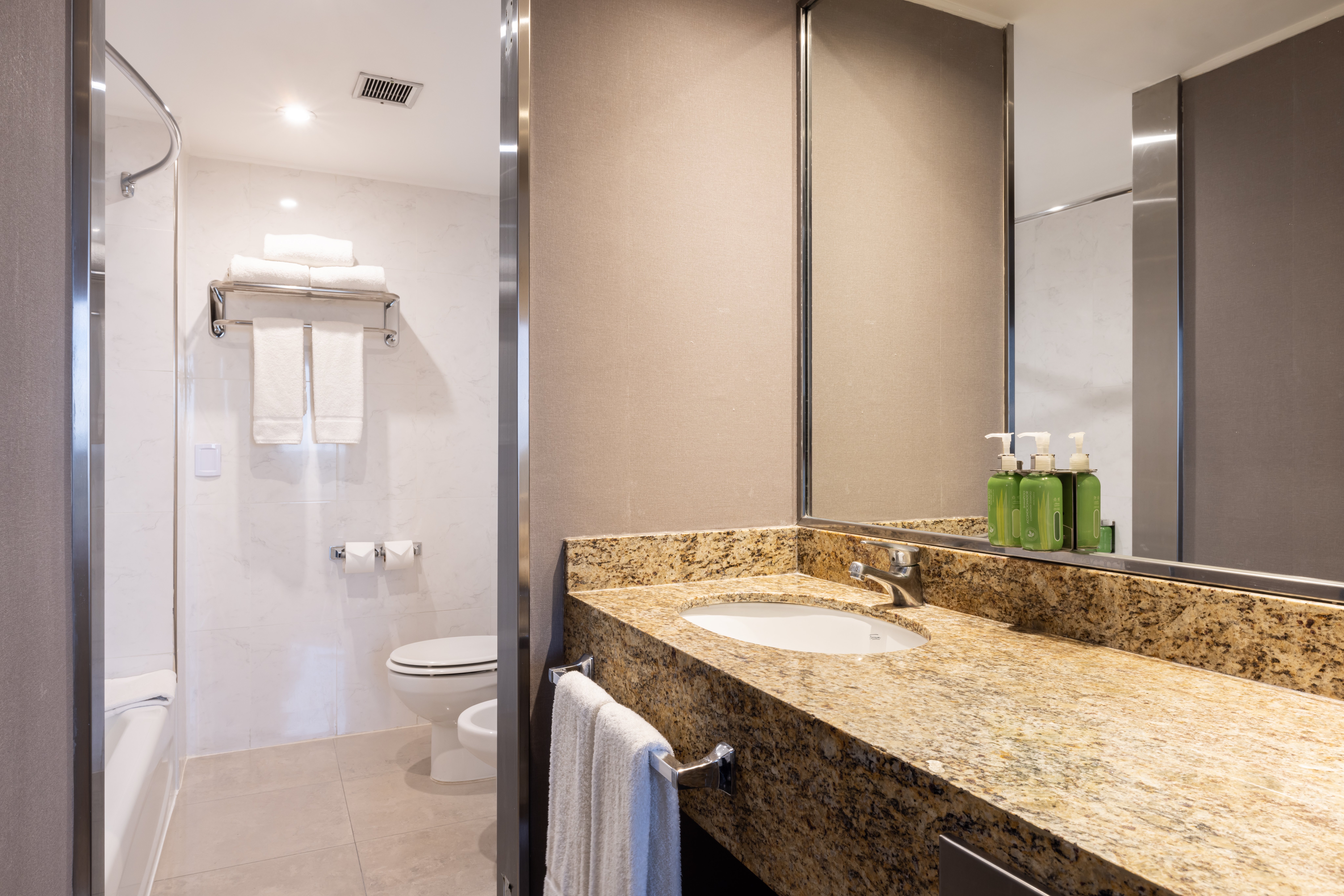 Holiday Inn Express Puerto Madero 37/38