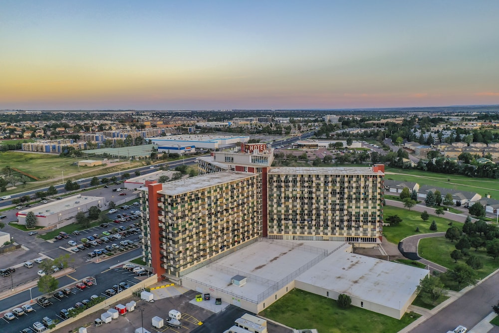 Satellite Hotel 15/50
