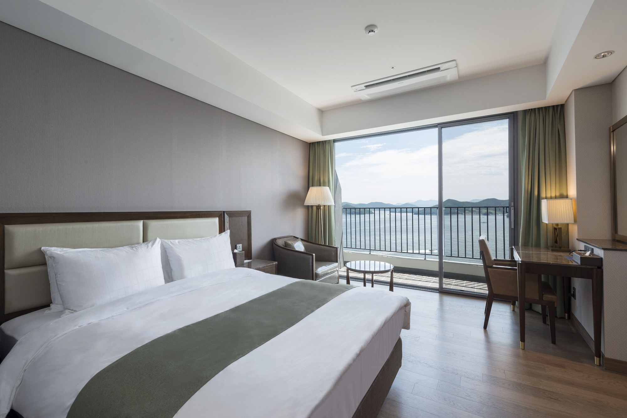 SUPERIOR, DOUBLE BED