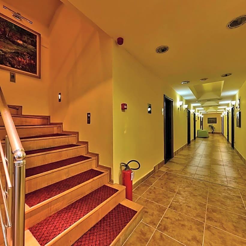 HOTEL PRESIDENT 14/37