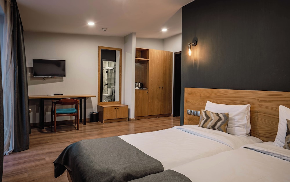 Standard, Double or Twin Bed, No Balcony