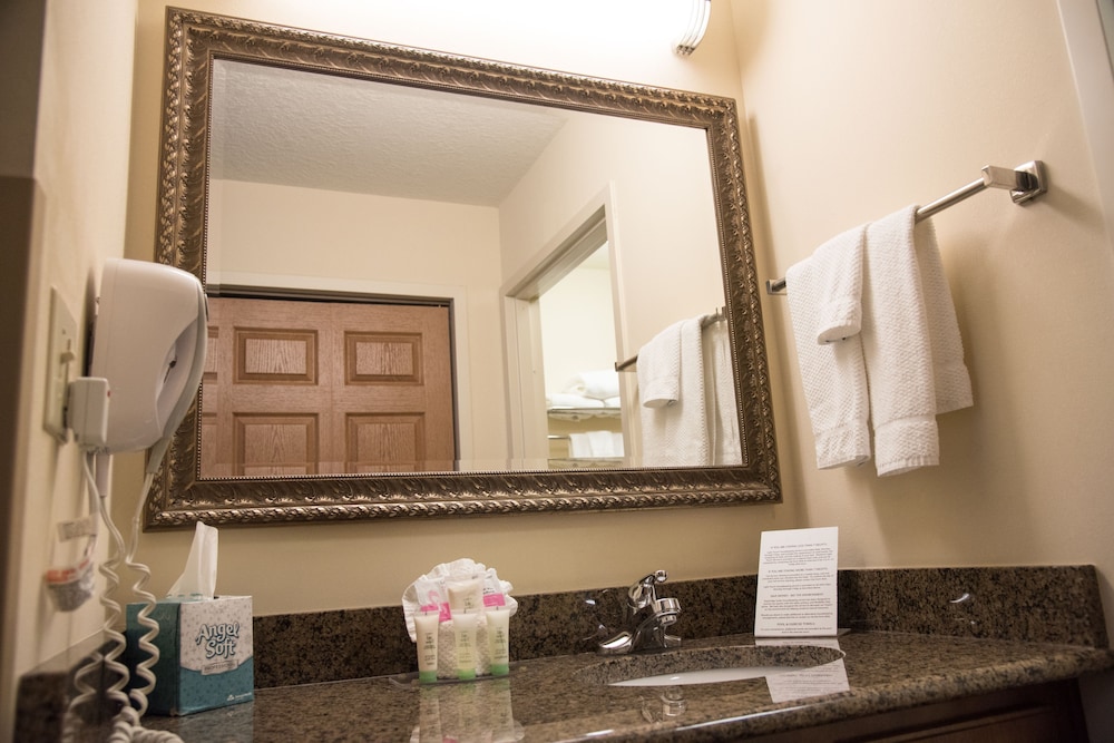 Staybridge Suites Fort Wayne 16/59