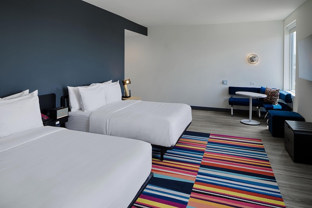 Aloft Columbus University District 11/53